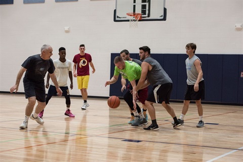 Drop-in basketball game